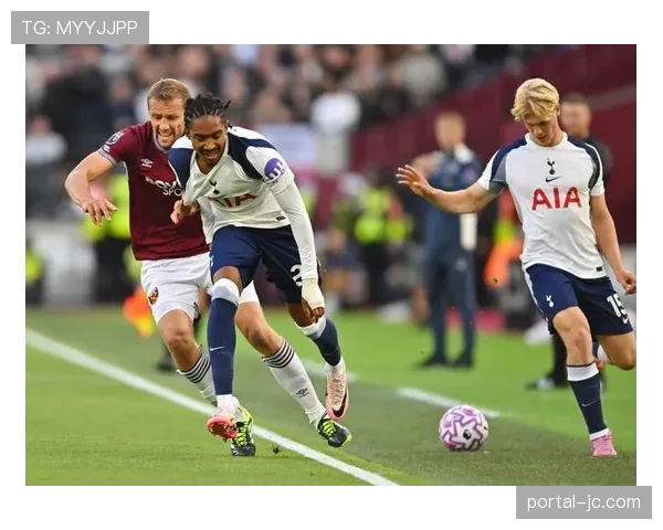 罗梅罗蹬踏染红成转折点，热刺十人应战难阻曼联攻势